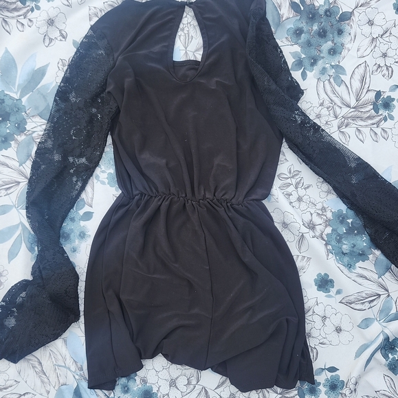 Black lace romper - Picture 5 of 6
